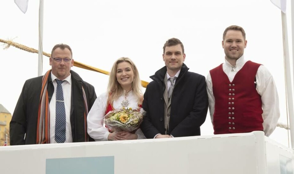 Fra venstre: Bjørn Magne Aas (Aas Mek.), Heidi Engelkor (Gudmor), Terje Kongestøl Vik (Kaptein) og Robin Halsebakk (Sølvtrans) Foto: Rune Hagen/Aas Mek Fra venstre: Bjørn Magne Aas (Aas Mek.), Heidi Engelkor (Gudmor), Terje Kongestøl Vik (Kaptein) og Robin Halsebakk (Sølvtrans) Foto: Rune Hagen/Aas Mek