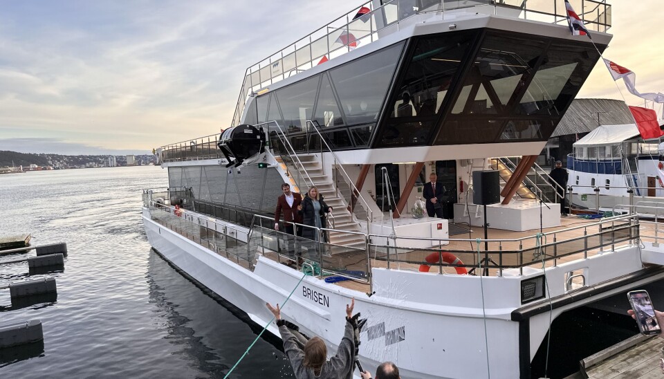 MS «Brisen» ble døpt i champagne under en seremoni på Aker Brygge. Gudmor var Pia Ve Dahlen. MS «Brisen» ble døpt i champagne under en seremoni på Aker Brygge. Gudmor var Pia Ve Dahlen.