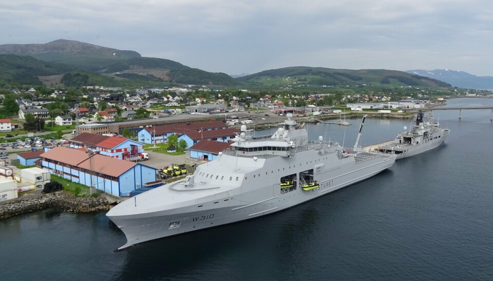 Kystvaktens nyeste og største fartøy, KV «Jan Mayen», fortøyde den 19. juni for aller første gang på Sortland. I bakgrunnen ses KV «Andenes» tilhørende Nordkapp-klassen, som skal erstattes av Jan Mayen-klassen etter over 40 år i tjeneste. Kystvaktens nyeste og største fartøy, KV «Jan Mayen», fortøyde den 19. juni for aller første gang på Sortland. I bakgrunnen ses KV «Andenes» tilhørende Nordkapp-klassen, som skal erstattes av Jan Mayen-klassen etter over 40 år i tjeneste.